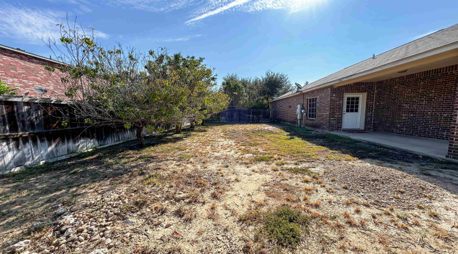 11308 Granados St, Laredo, Texas 78045, 4 Bedrooms Bedrooms, 6 Rooms Rooms,2 BathroomsBathrooms,Residential,For Sale,11308 Granados St,20254240