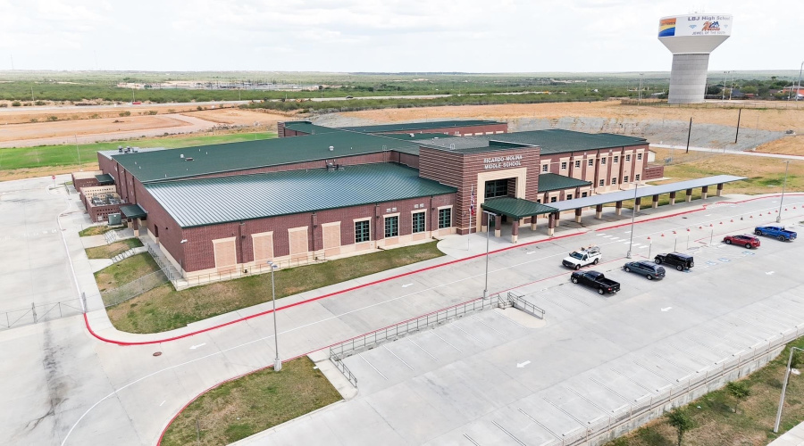 4409 Gloria Dr., Laredo, Texas 78046, 4 Bedrooms Bedrooms, 6 Rooms Rooms,2 BathroomsBathrooms,Residential,For Rent,4409 Gloria Dr.,20254246
