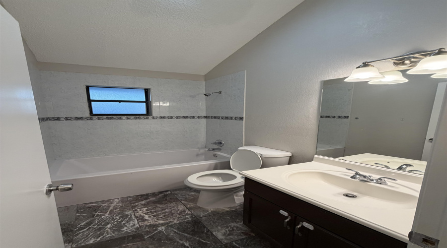 8704 Puerto Isabel, Laredo, Texas 78045, 3 Bedrooms Bedrooms, 5 Rooms Rooms,2 BathroomsBathrooms,Residential,For Rent,8704 Puerto Isabel,20254248