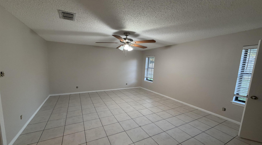 8704 Puerto Isabel, Laredo, Texas 78045, 3 Bedrooms Bedrooms, 5 Rooms Rooms,2 BathroomsBathrooms,Residential,For Rent,8704 Puerto Isabel,20254248