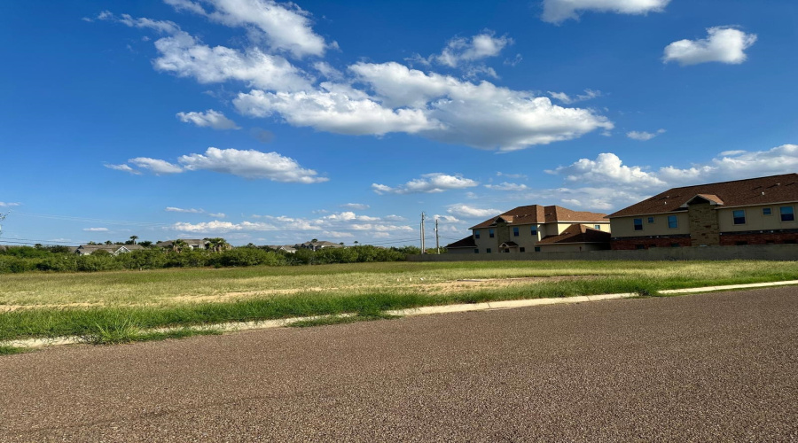 7609 Greenmeadow Dr, LAREDO, Texas 78045, ,Land,For Sale,7609 Greenmeadow Dr,20254502