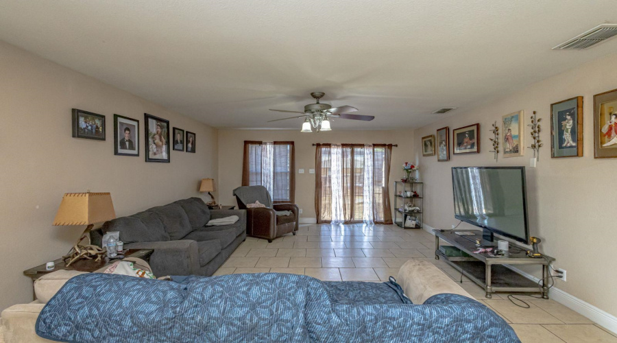 5202 Aneto Dr, Laredo, Texas 78043, 4 Bedrooms Bedrooms, 6 Rooms Rooms,2 BathroomsBathrooms,Residential,For Sale,5202 Aneto Dr,20254257