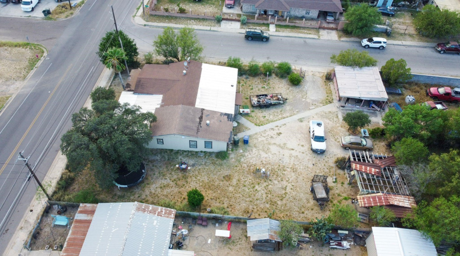 3202 Market St, Laredo, Texas 78043, 3 Bedrooms Bedrooms, 5 Rooms Rooms,2 BathroomsBathrooms,Residential,For Sale,3202 Market St,20254261