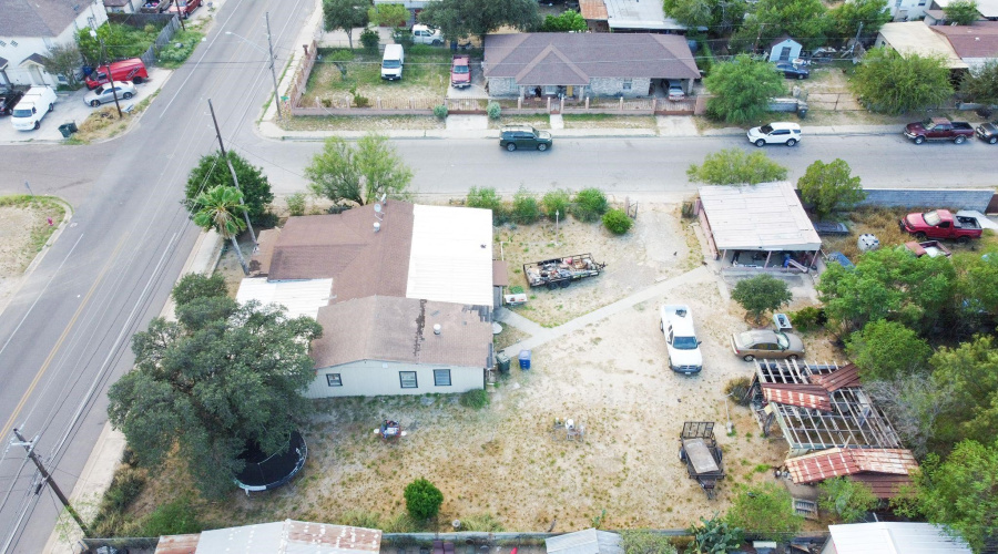 3202 Market St, Laredo, Texas 78043, 3 Bedrooms Bedrooms, 5 Rooms Rooms,2 BathroomsBathrooms,Residential,For Sale,3202 Market St,20254261