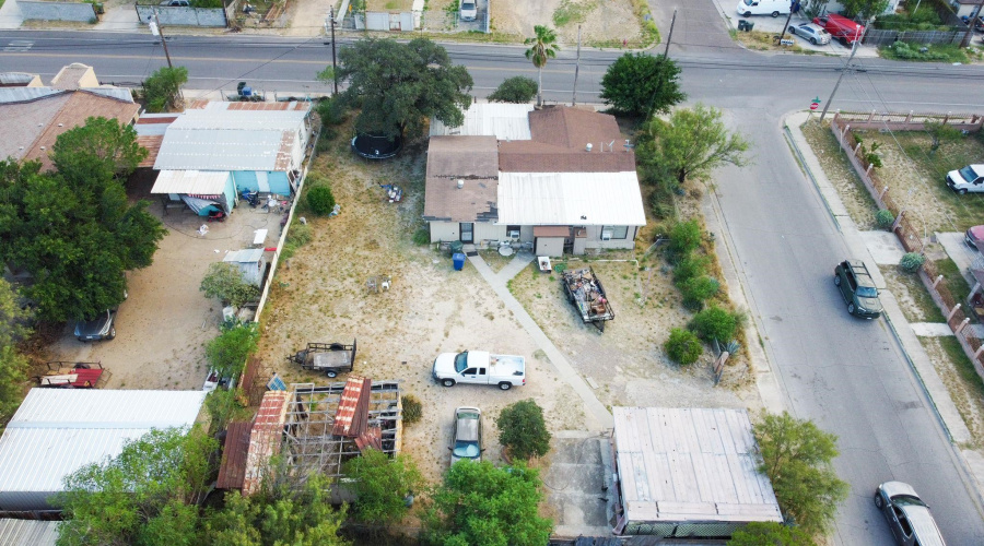 3202 Market St, Laredo, Texas 78043, 3 Bedrooms Bedrooms, 5 Rooms Rooms,2 BathroomsBathrooms,Residential,For Sale,3202 Market St,20254261