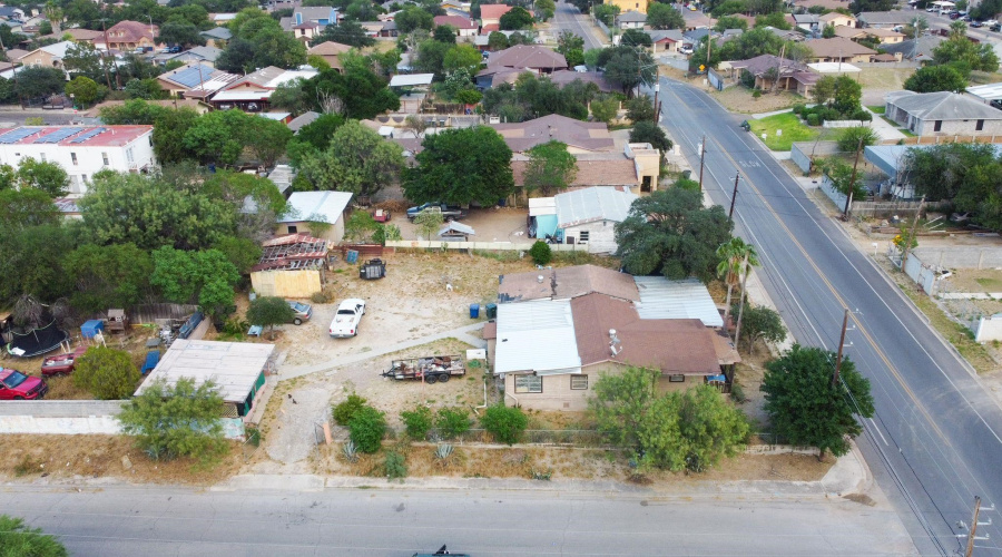 3202 Market St, Laredo, Texas 78043, 3 Bedrooms Bedrooms, 5 Rooms Rooms,2 BathroomsBathrooms,Residential,For Sale,3202 Market St,20254261
