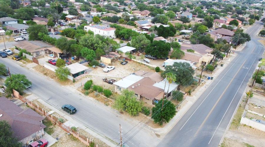 3202 Market St, Laredo, Texas 78043, 3 Bedrooms Bedrooms, 5 Rooms Rooms,2 BathroomsBathrooms,Residential,For Sale,3202 Market St,20254261