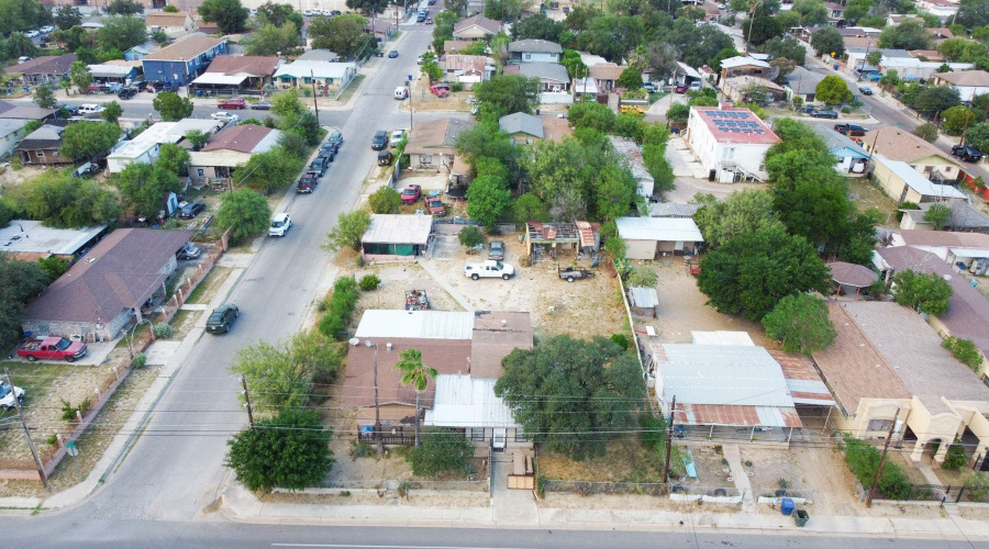 3202 Market St, Laredo, Texas 78043, 3 Bedrooms Bedrooms, 5 Rooms Rooms,2 BathroomsBathrooms,Residential,For Sale,3202 Market St,20254261