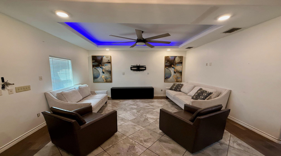 4514 Fall Dr, Laredo, Texas 78046, 4 Bedrooms Bedrooms, 6 Rooms Rooms,2 BathroomsBathrooms,Residential,For Sale,4514 Fall Dr,20254262