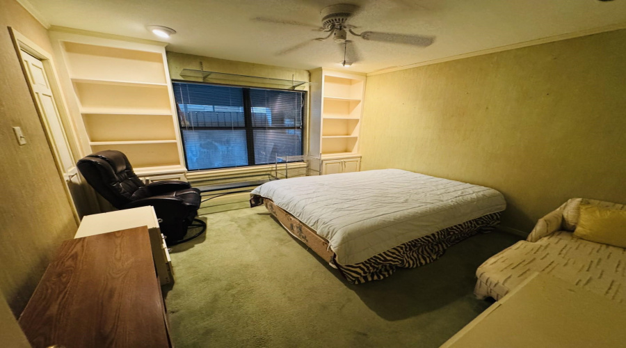 1005 E Del Mar Blvd, Laredo, Texas 78041, 3 Bedrooms Bedrooms, 8 Rooms Rooms,3 BathroomsBathrooms,Residential,For Sale,1005 E Del Mar Blvd,20254264