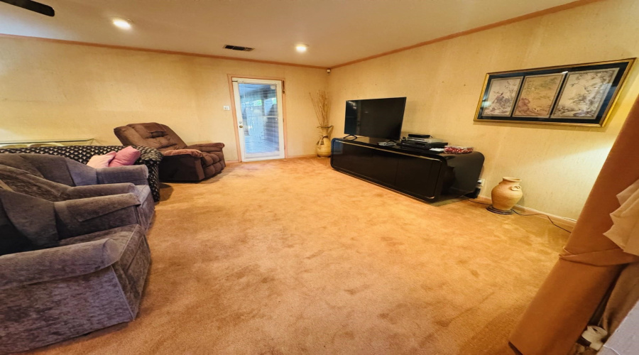 1005 E Del Mar Blvd, Laredo, Texas 78041, 3 Bedrooms Bedrooms, 8 Rooms Rooms,3 BathroomsBathrooms,Residential,For Sale,1005 E Del Mar Blvd,20254264