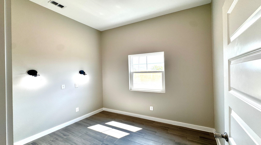 1405 Wilfrano Dr, LAREDO, Texas 78045, 3 Bedrooms Bedrooms, 6 Rooms Rooms,2 BathroomsBathrooms,Residential,For Sale,1405 Wilfrano Dr,20254268