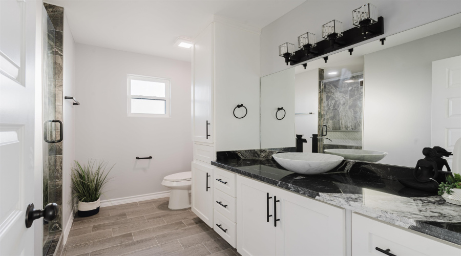 5005 Servando Dr, Laredo, Texas 78043-0000, 3 Bedrooms Bedrooms, 6 Rooms Rooms,2 BathroomsBathrooms,Residential,For Sale,5005 Servando Dr,20254271