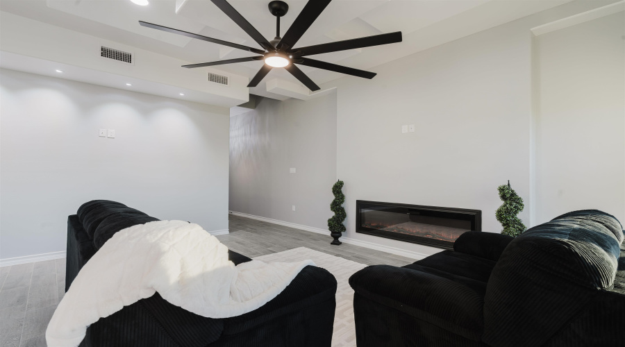 5005 Servando Dr, Laredo, Texas 78043-0000, 3 Bedrooms Bedrooms, 6 Rooms Rooms,2 BathroomsBathrooms,Residential,For Sale,5005 Servando Dr,20254271