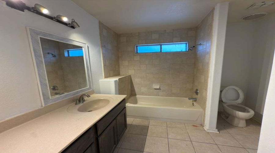 504 Campanario Ln, Laredo, Texas 78046, 4 Bedrooms Bedrooms, 7 Rooms Rooms,2 BathroomsBathrooms,Residential,For Sale,504 Campanario Ln,20254272