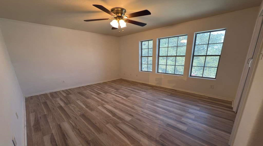 504 Campanario Ln, Laredo, Texas 78046, 4 Bedrooms Bedrooms, 7 Rooms Rooms,2 BathroomsBathrooms,Residential,For Sale,504 Campanario Ln,20254272