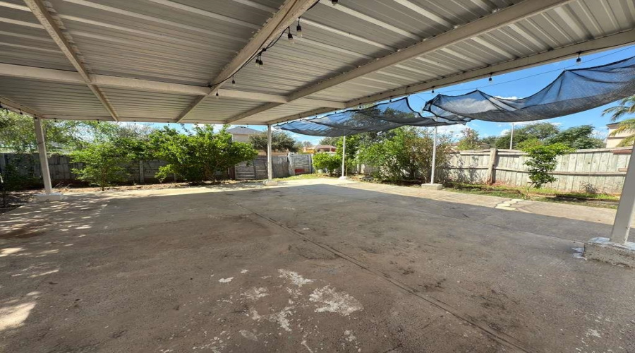 504 Campanario Ln, Laredo, Texas 78046, 4 Bedrooms Bedrooms, 7 Rooms Rooms,2 BathroomsBathrooms,Residential,For Sale,504 Campanario Ln,20254272