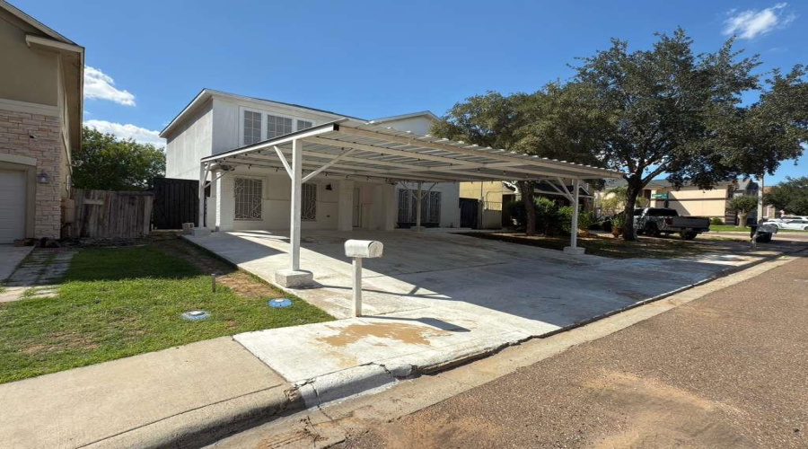 504 Campanario Ln, Laredo, Texas 78046, 4 Bedrooms Bedrooms, 7 Rooms Rooms,2 BathroomsBathrooms,Residential,For Sale,504 Campanario Ln,20254272