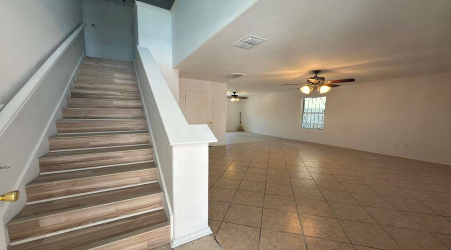 504 Campanario Ln, Laredo, Texas 78046, 4 Bedrooms Bedrooms, 7 Rooms Rooms,2 BathroomsBathrooms,Residential,For Sale,504 Campanario Ln,20254272