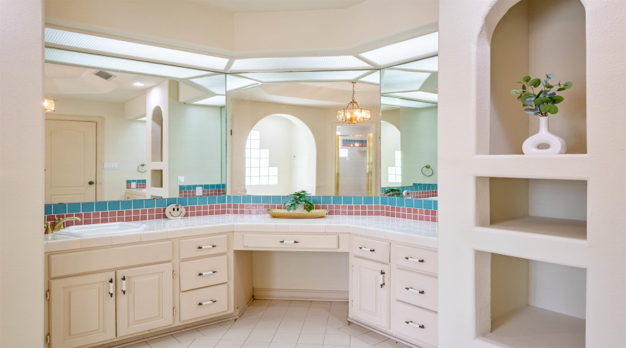 109 Devonshire Ct, Laredo, Texas 78041, 6 Bedrooms Bedrooms, 10 Rooms Rooms,4 BathroomsBathrooms,Residential,For Sale,109 Devonshire Ct,20254274