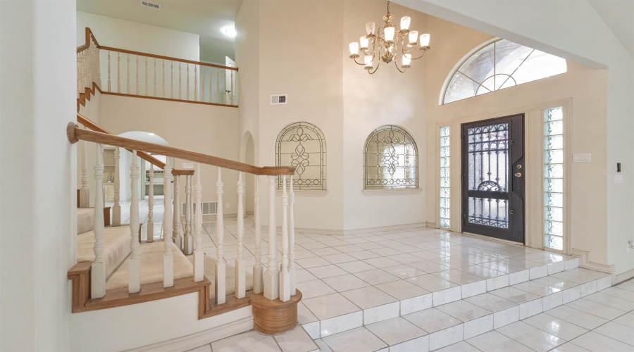 109 Devonshire Ct, Laredo, Texas 78041, 6 Bedrooms Bedrooms, 10 Rooms Rooms,4 BathroomsBathrooms,Residential,For Sale,109 Devonshire Ct,20254274