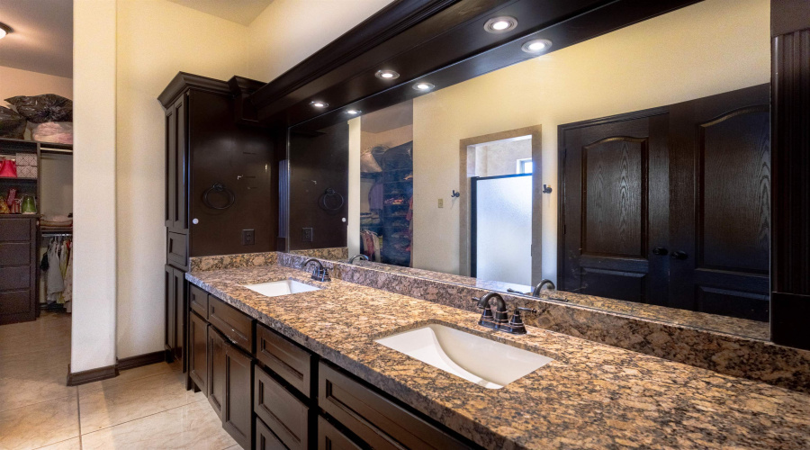 110 Despejado Dr, Laredo, Texas 78045, 3 Bedrooms Bedrooms, 6 Rooms Rooms,2 BathroomsBathrooms,Residential,For Sale,110 Despejado Dr,20254276