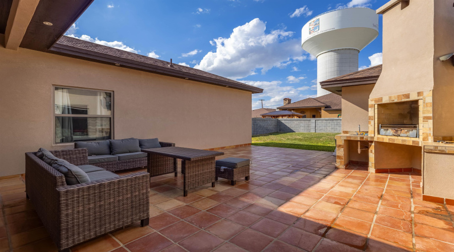 110 Despejado Dr, Laredo, Texas 78045, 3 Bedrooms Bedrooms, 6 Rooms Rooms,2 BathroomsBathrooms,Residential,For Sale,110 Despejado Dr,20254276