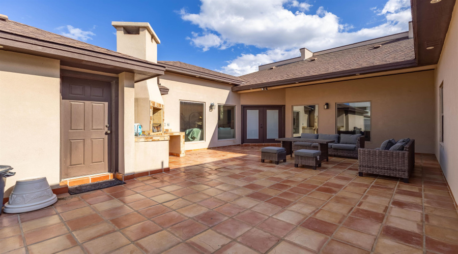 110 Despejado Dr, Laredo, Texas 78045, 3 Bedrooms Bedrooms, 6 Rooms Rooms,2 BathroomsBathrooms,Residential,For Sale,110 Despejado Dr,20254276