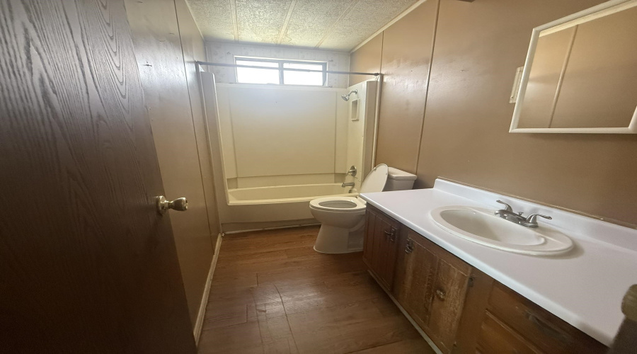 101 E Peach Ln, Laredo, Texas 78041, 3 Bedrooms Bedrooms, 5 Rooms Rooms,2 BathroomsBathrooms,Residential,For Sale,101 E Peach Ln,20254278