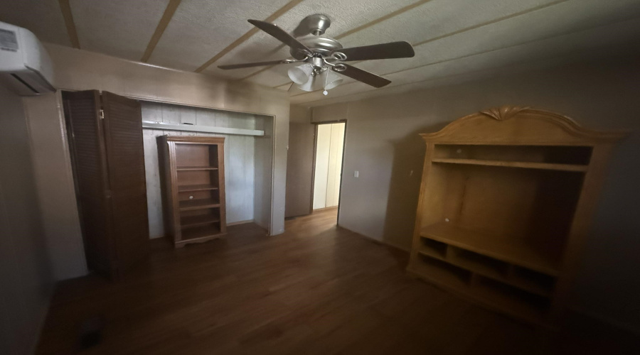 101 E Peach Ln, Laredo, Texas 78041, 3 Bedrooms Bedrooms, 5 Rooms Rooms,2 BathroomsBathrooms,Residential,For Sale,101 E Peach Ln,20254278