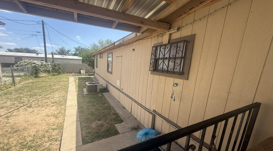101 E Peach Ln, Laredo, Texas 78041, 3 Bedrooms Bedrooms, 5 Rooms Rooms,2 BathroomsBathrooms,Residential,For Sale,101 E Peach Ln,20254278