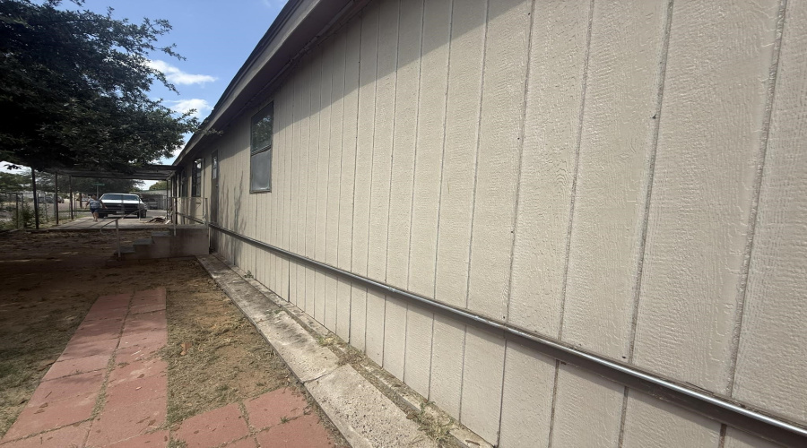 101 E Peach Ln, Laredo, Texas 78041, 3 Bedrooms Bedrooms, 5 Rooms Rooms,2 BathroomsBathrooms,Residential,For Sale,101 E Peach Ln,20254278