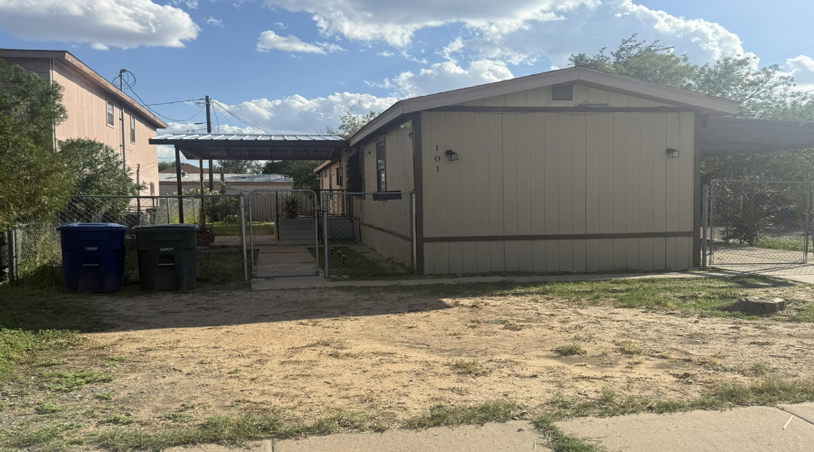 101 E Peach Ln, Laredo, Texas 78041, 3 Bedrooms Bedrooms, 5 Rooms Rooms,2 BathroomsBathrooms,Residential,For Sale,101 E Peach Ln,20254278