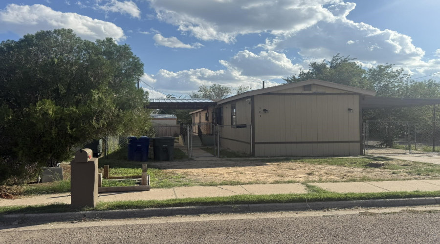 101 E Peach Ln, Laredo, Texas 78041, 3 Bedrooms Bedrooms, 5 Rooms Rooms,2 BathroomsBathrooms,Residential,For Sale,101 E Peach Ln,20254278
