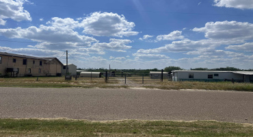 126 Madison Ave., ZAPATA, Texas 78076, 1 Bedroom Bedrooms, 2 Rooms Rooms,1 BathroomBathrooms,Residential,For Sale,126 Madison Ave.,20254279