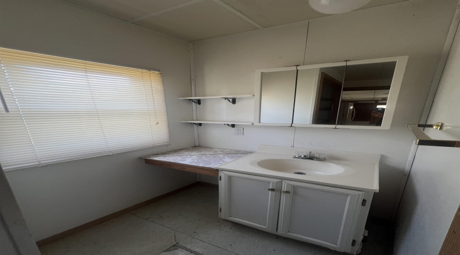 126 Madison Ave., ZAPATA, Texas 78076, 1 Bedroom Bedrooms, 2 Rooms Rooms,1 BathroomBathrooms,Residential,For Sale,126 Madison Ave.,20254279