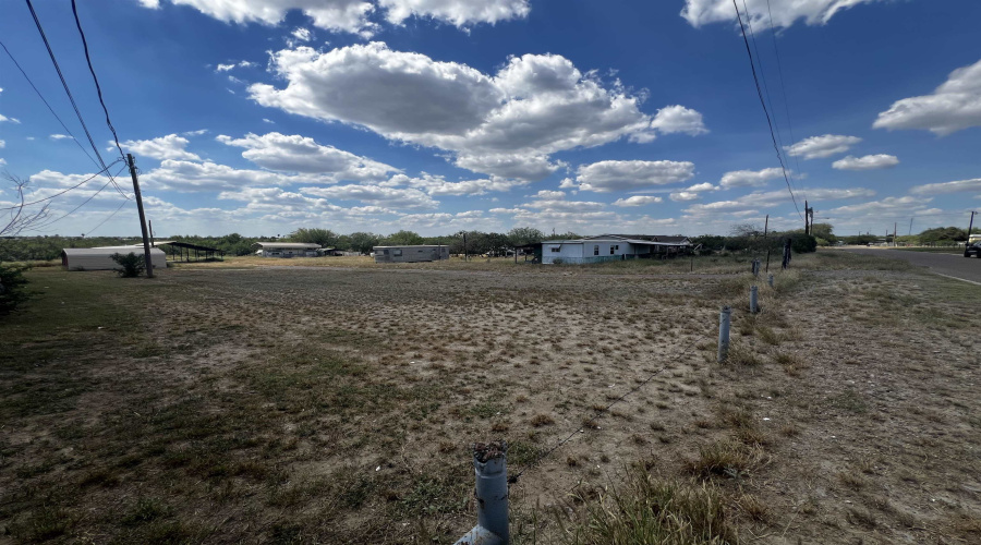 126 Madison Ave., ZAPATA, Texas 78076, 1 Bedroom Bedrooms, 2 Rooms Rooms,1 BathroomBathrooms,Residential,For Sale,126 Madison Ave.,20254279