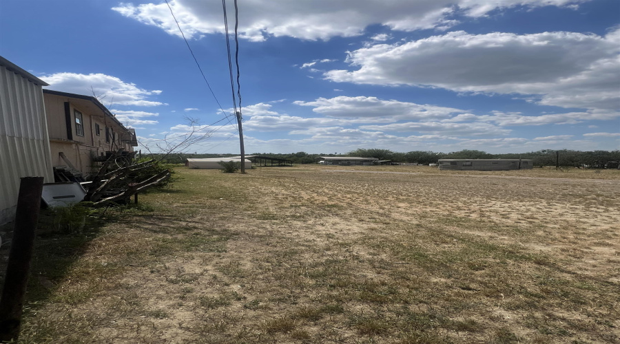 126 Madison Ave., ZAPATA, Texas 78076, 1 Bedroom Bedrooms, 2 Rooms Rooms,1 BathroomBathrooms,Residential,For Sale,126 Madison Ave.,20254279