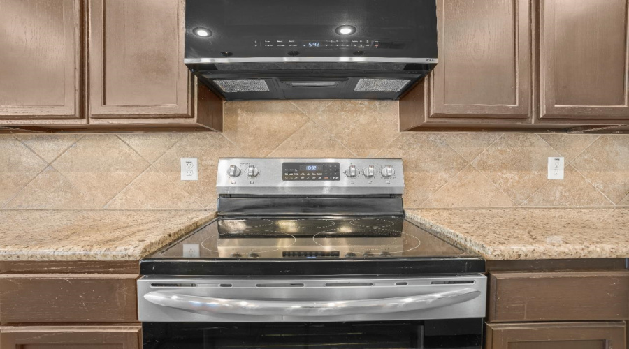 108 Majestic Palm Dr., LAREDO, Texas 78045, 4 Bedrooms Bedrooms, 8 Rooms Rooms,3 BathroomsBathrooms,Residential,For Sale,108 Majestic Palm Dr.,20254282