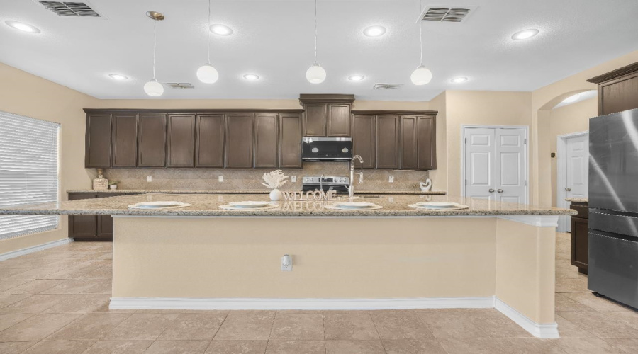 108 Majestic Palm Dr., LAREDO, Texas 78045, 4 Bedrooms Bedrooms, 8 Rooms Rooms,3 BathroomsBathrooms,Residential,For Sale,108 Majestic Palm Dr.,20254282
