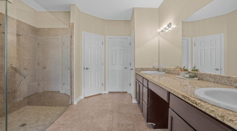 108 Majestic Palm Dr., LAREDO, Texas 78045, 4 Bedrooms Bedrooms, 8 Rooms Rooms,3 BathroomsBathrooms,Residential,For Sale,108 Majestic Palm Dr.,20254282