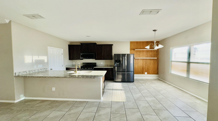 9970 Toinette, Laredo, Texas 78045-4256, 3 Bedrooms Bedrooms, 5 Rooms Rooms,2 BathroomsBathrooms,Residential,For Rent,9970 Toinette,20254283
