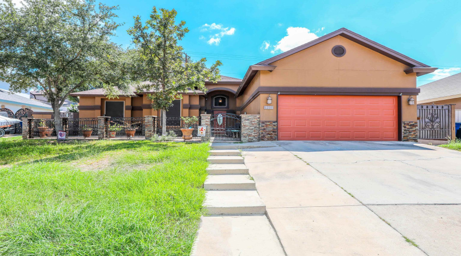 1237 Whisper Hill Dr, LAREDO, Texas 78041, 3 Bedrooms Bedrooms, 6 Rooms Rooms,2 BathroomsBathrooms,Residential,For Rent,1237 Whisper Hill Dr,20254288