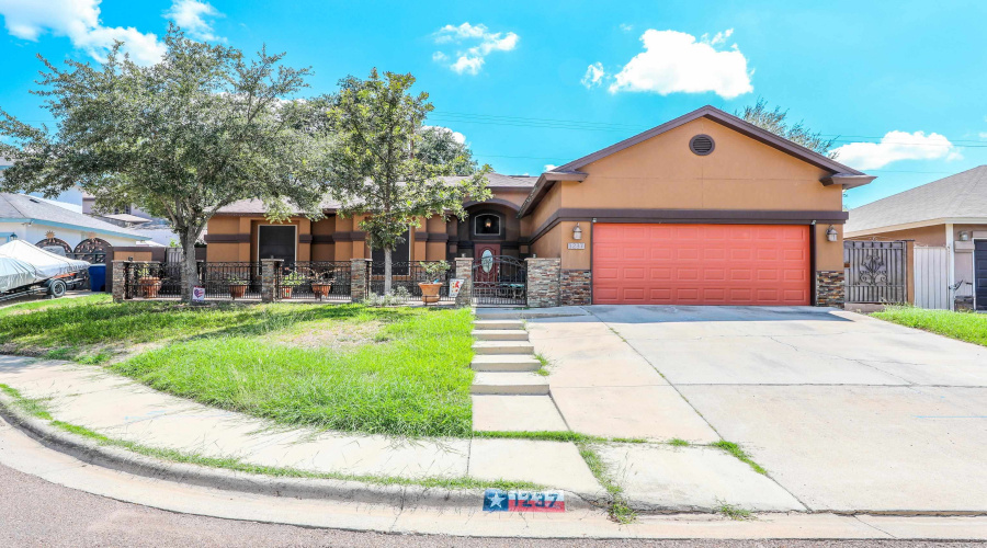 1237 Whisper Hill Dr, LAREDO, Texas 78041, 3 Bedrooms Bedrooms, 6 Rooms Rooms,2 BathroomsBathrooms,Residential,For Rent,1237 Whisper Hill Dr,20254288