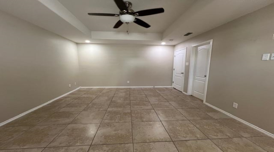 3918 Ivana St, LAREDO, Texas 78045, 4 Bedrooms Bedrooms, 5 Rooms Rooms,2 BathroomsBathrooms,Residential,For Rent,3918 Ivana St,20254291
