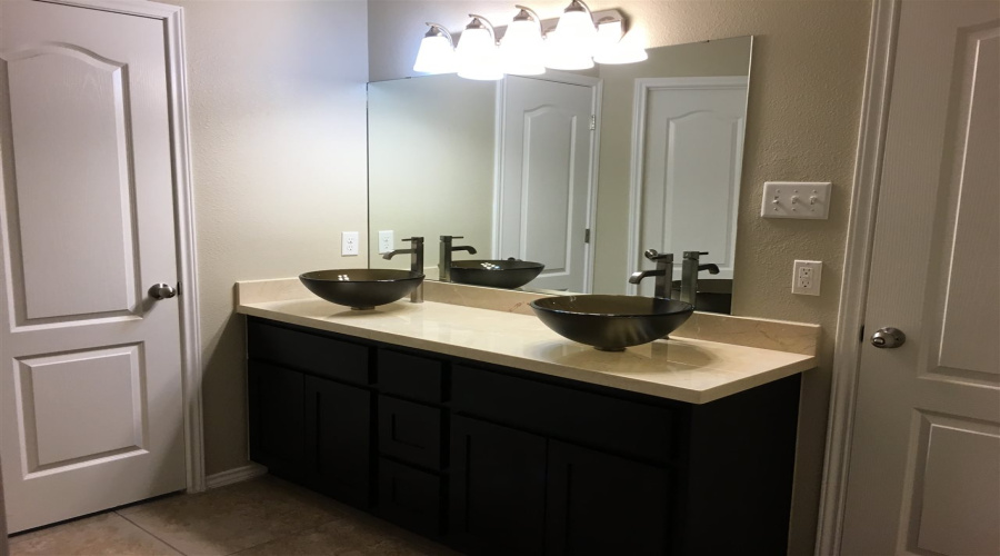 3918 Ivana St, LAREDO, Texas 78045, 4 Bedrooms Bedrooms, 5 Rooms Rooms,2 BathroomsBathrooms,Residential,For Rent,3918 Ivana St,20254291