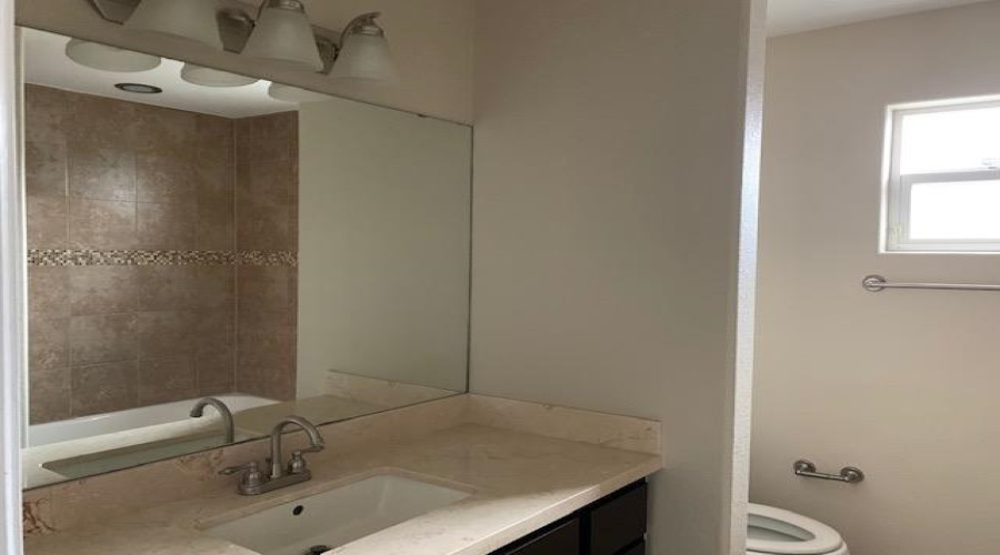 3918 Ivana St, LAREDO, Texas 78045, 4 Bedrooms Bedrooms, 5 Rooms Rooms,2 BathroomsBathrooms,Residential,For Rent,3918 Ivana St,20254291