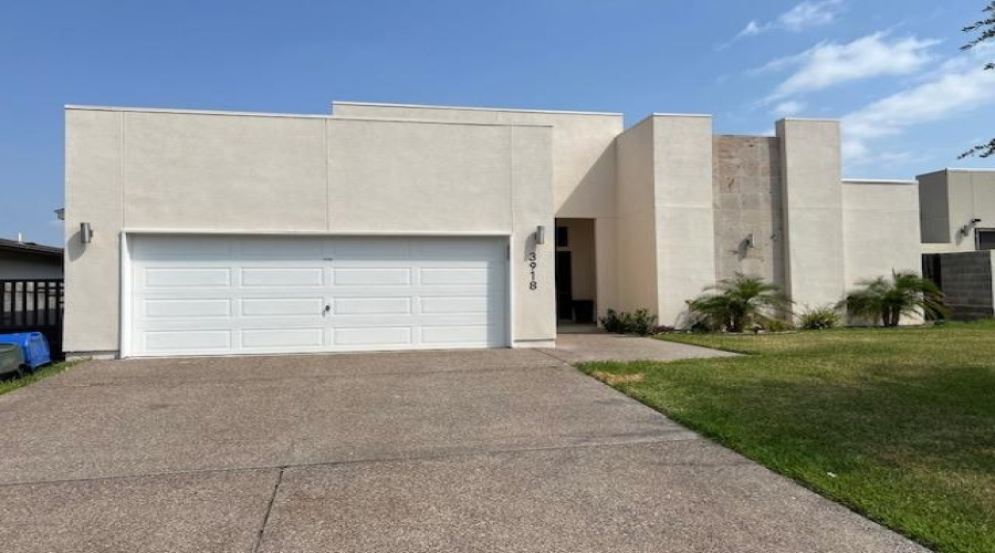 3918 Ivana St, LAREDO, Texas 78045, 4 Bedrooms Bedrooms, 5 Rooms Rooms,2 BathroomsBathrooms,Residential,For Rent,3918 Ivana St,20254291