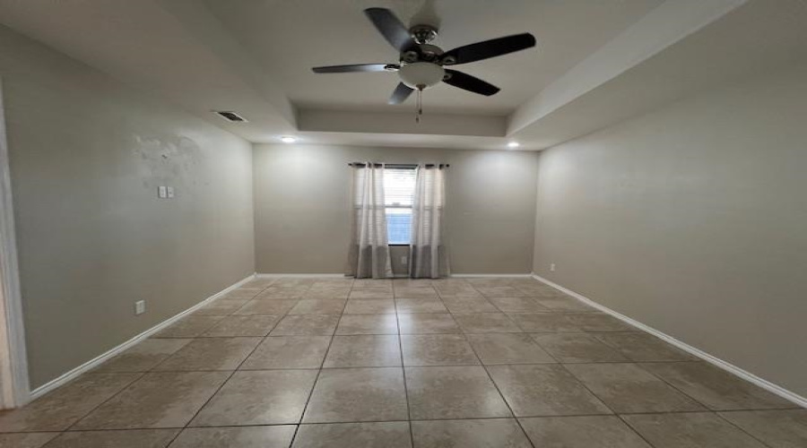 3918 Ivana St, LAREDO, Texas 78045, 4 Bedrooms Bedrooms, 5 Rooms Rooms,2 BathroomsBathrooms,Residential,For Rent,3918 Ivana St,20254291