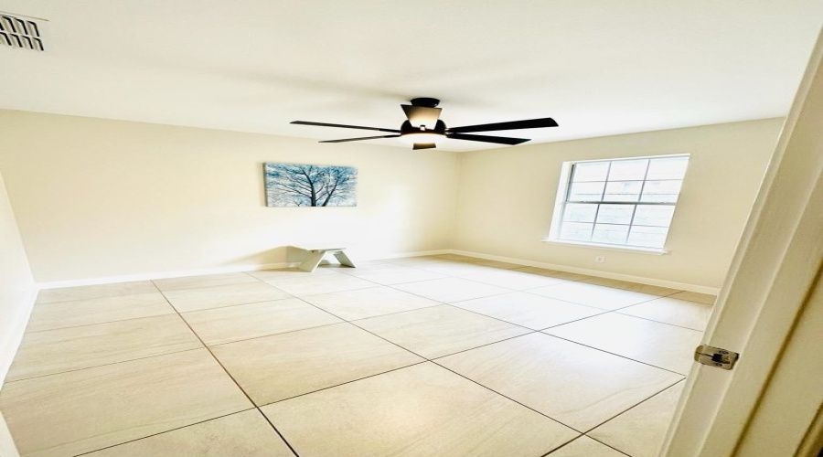 9816 Center Rd, Laredo, Texas 78045-0000, 3 Bedrooms Bedrooms, 5 Rooms Rooms,2 BathroomsBathrooms,Residential,For Rent,9816 Center Rd,20254293
